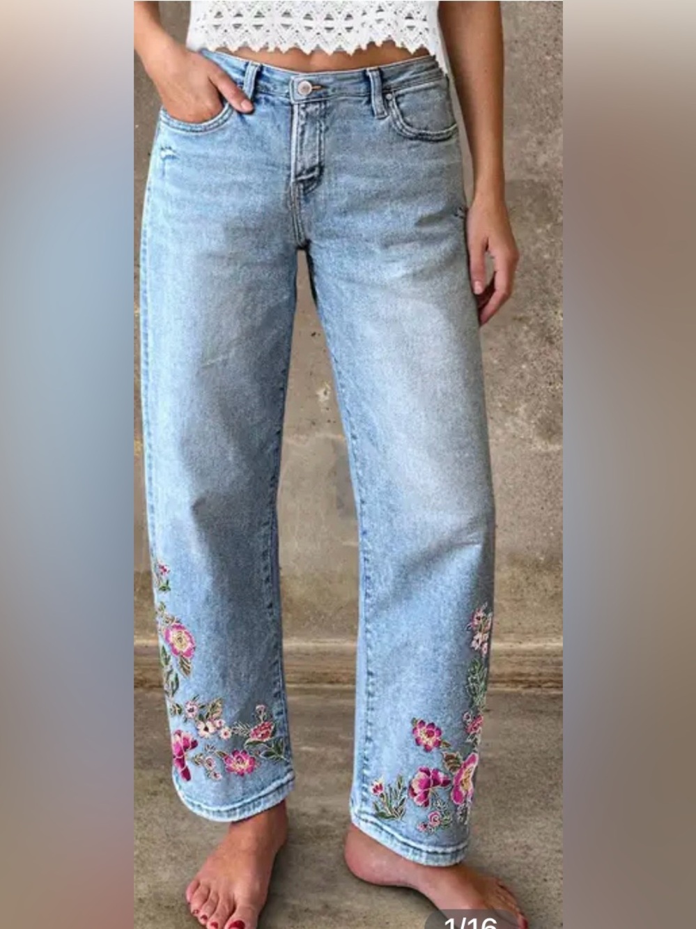 Flamingals Wash Floral Embroidery Mid Rise Srraight Leg Jeans Size Large NWT